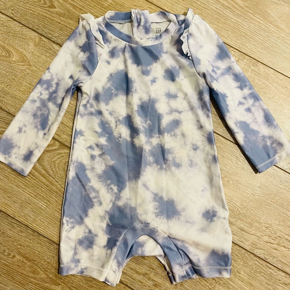 Purple, tie-dye rash guard babyGap, 18 to 24 months swimsuit